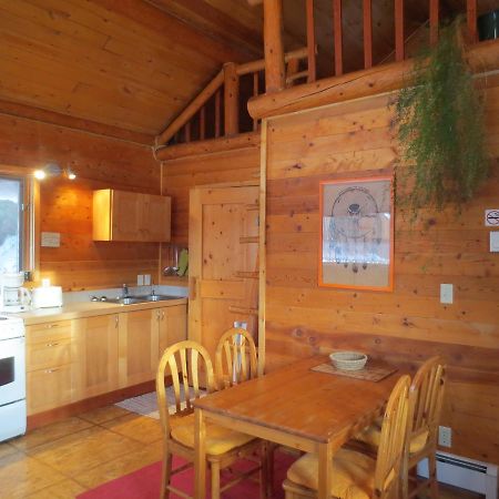 Blaeberry Mountain Lodge Golden Экстерьер фото